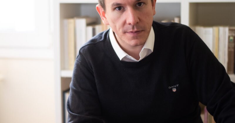 Παναγιώτης Δουδωνής: «Παριστάνετε τα πεθερικά της επιτροπής. Το φταίξιμο δεν είναι στο Σύνταγμα, είναι μέσα σας»